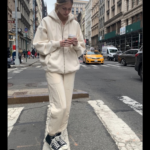 Brandy Melville Christy sweater - Picture 1 of 5